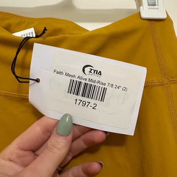 ZYIA Faith Mesh Alive Mid-Rise 7/8 24" - Size 2 - Picture 5 of 5